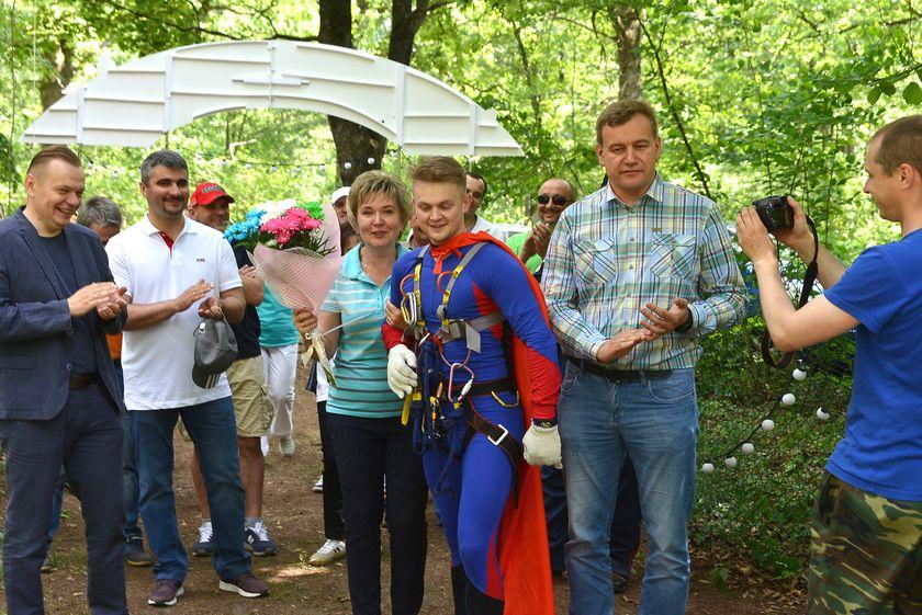 v-les-za-otkryti…pastu-dlya-slona15