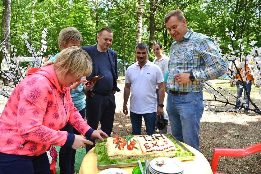 v-les-za-otkryti…pastu-dlya-slona17