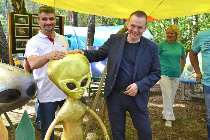 v-les-za-otkryti…pastu-dlya-slona31