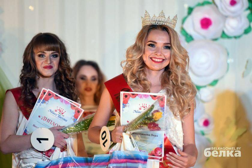 miss-v-belom-xal…krasoty-i-gracii28
