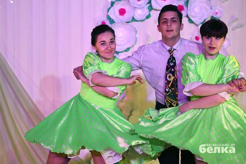 miss-v-belom-xal…krasoty-i-gracii9