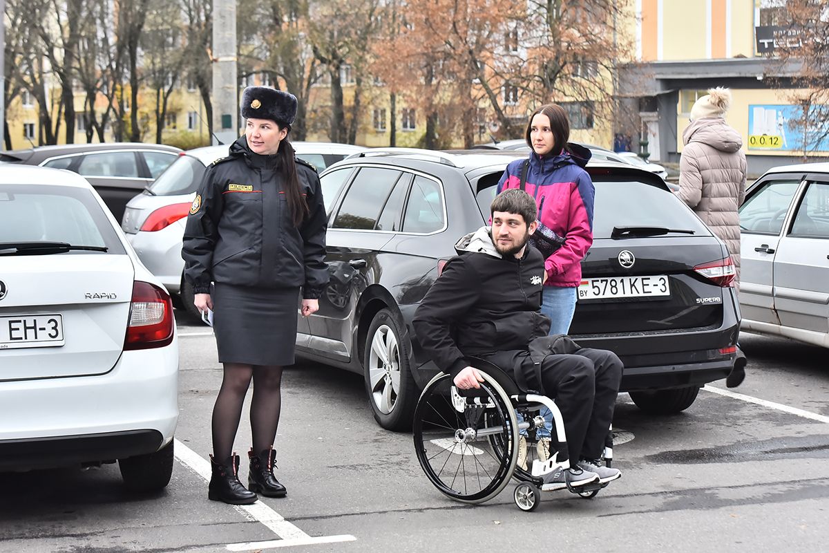 В Гомеле устроили облаву на водителей, занимающих места для инвалидов