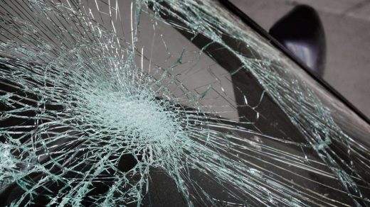 Разбитое лобовое стекло