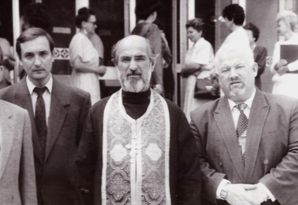 На открытии кожвендиспансера. Слева - Василий Фещенко.