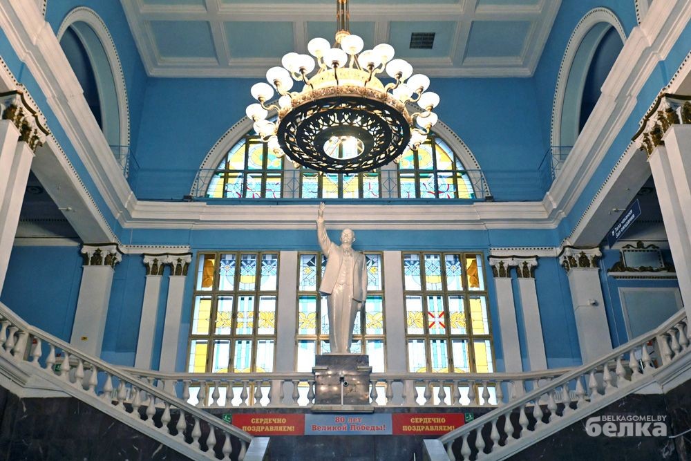 памятник Ленину