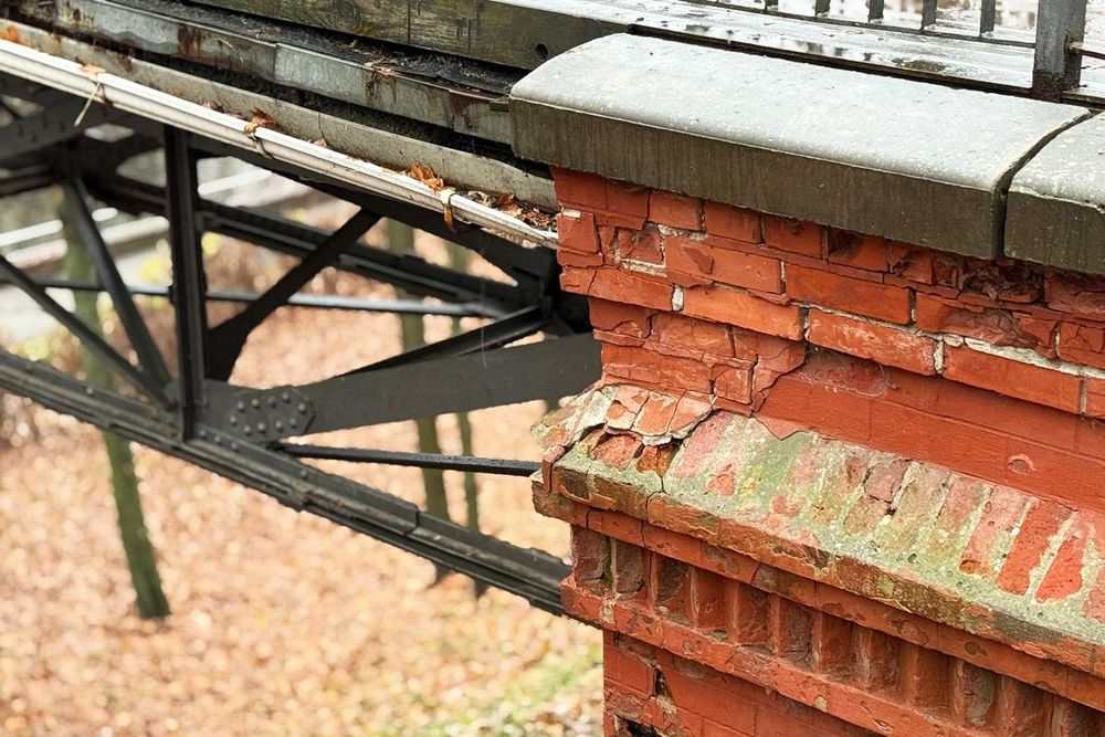 мост в гомельском парке